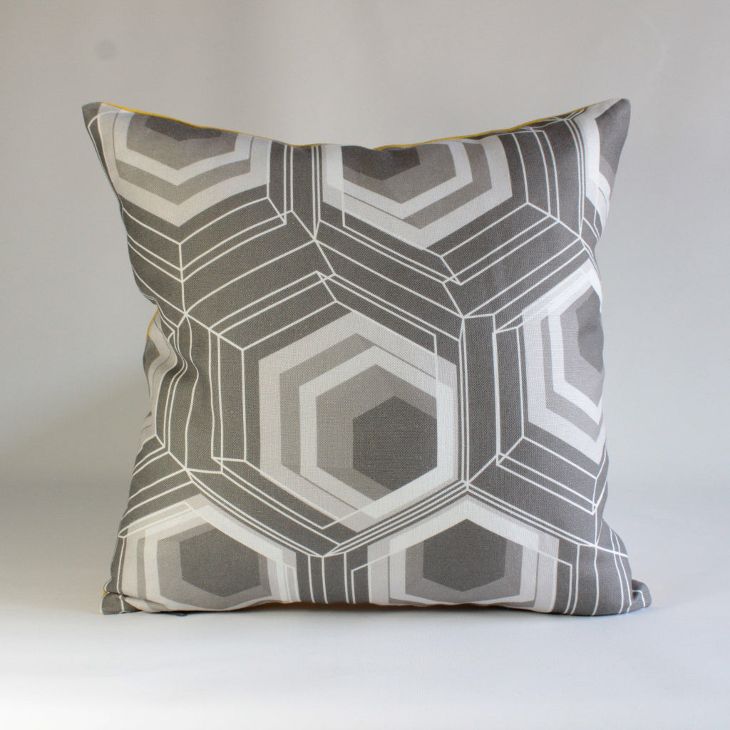 FUNDA COJIN HEXAGONOS GRIS 35x35 FRONTAL